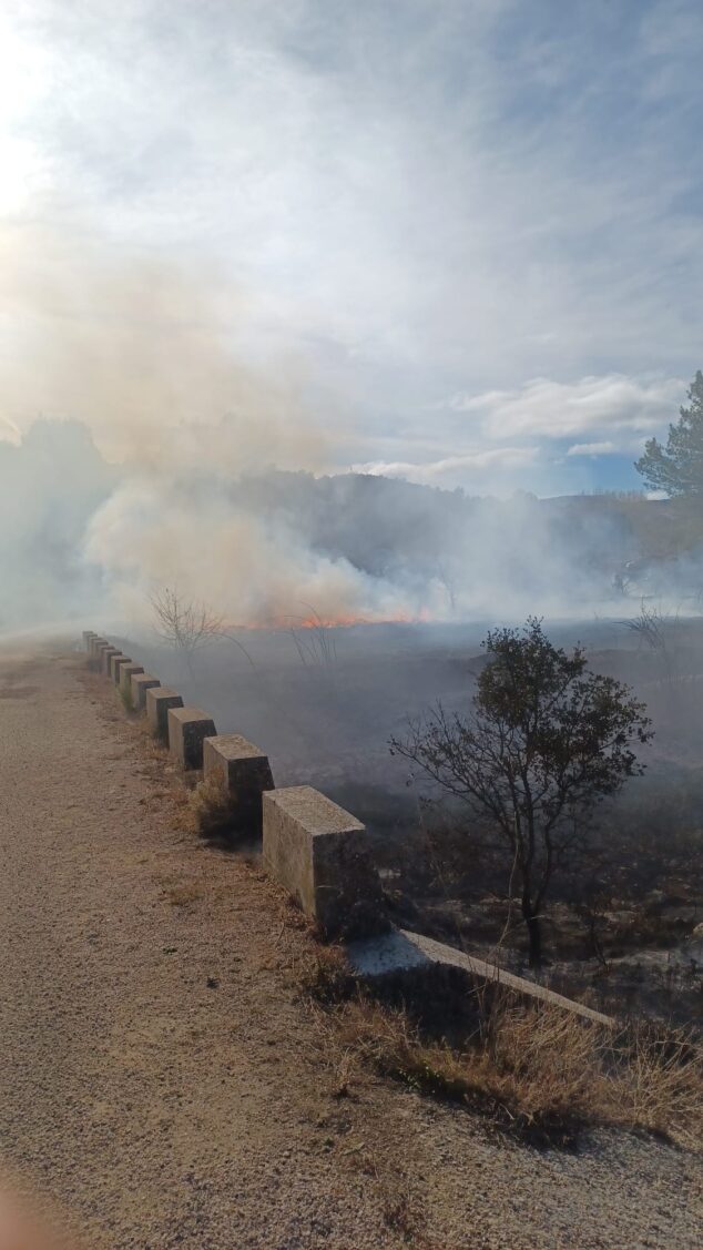 Imagen: Incendio en terrenos de Alcalà de la Jovada