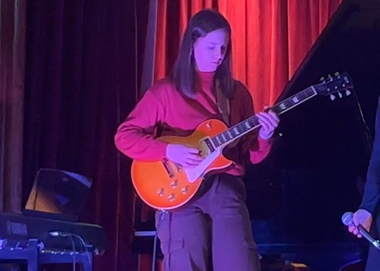 Llúcia Peiró sobre el escenario