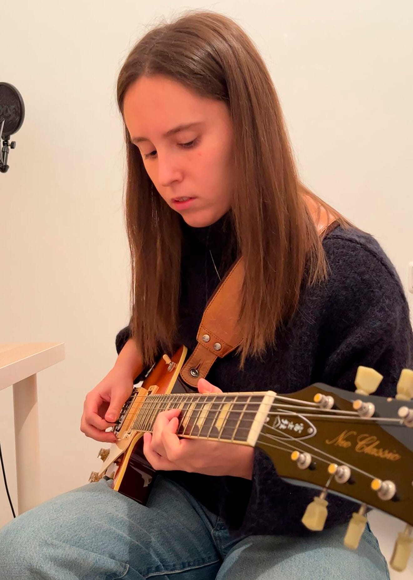 Llúcia Peiró y su guitarra