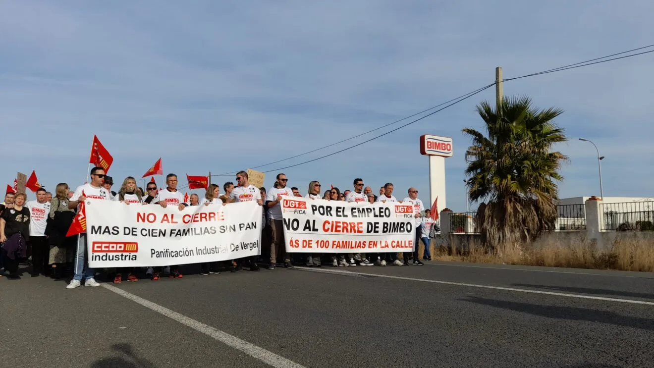 Manifestación contra el cierre de la fábrica Bimbo El Verger
