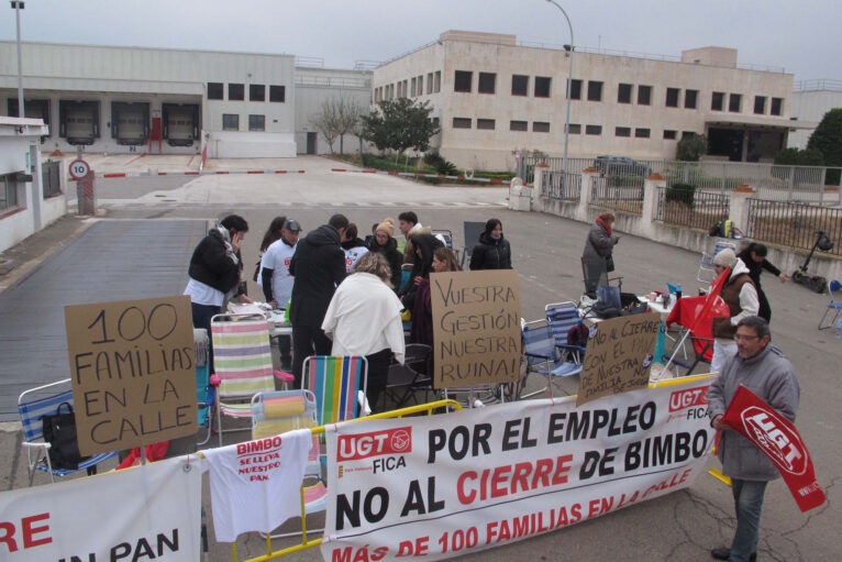 Primer día de huelga de trabajadores de Bimbo El Verger 02