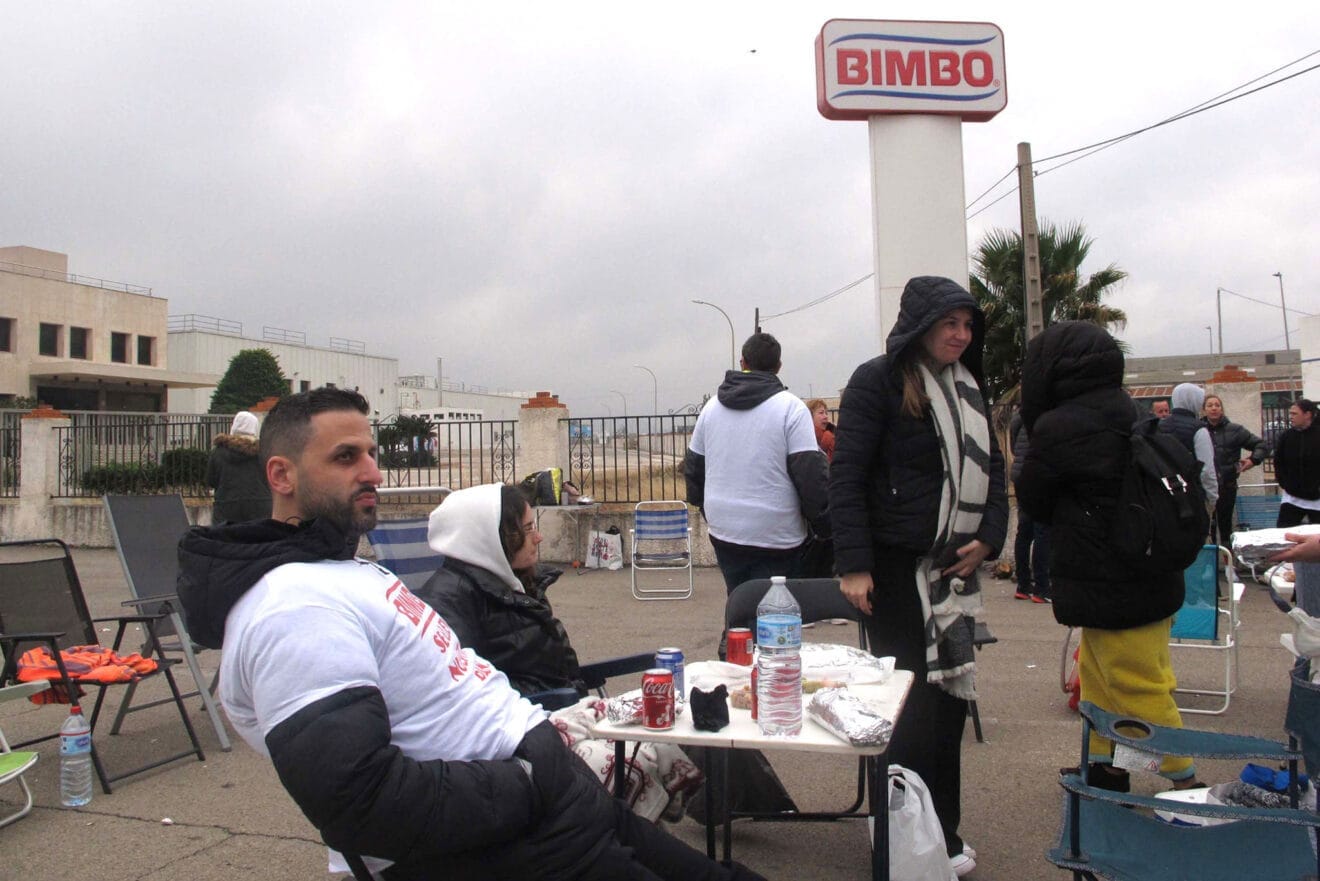 Primer día de huelga de trabajadores de Bimbo El Verger 03
