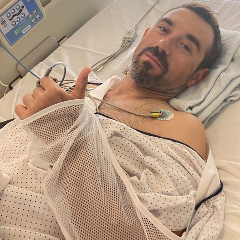 Ramón Mut, ciclista de Ondara en el hospital después del accidente con los jabalíes