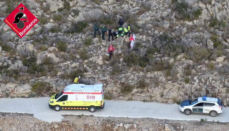 Rescate del parapentista en Calp