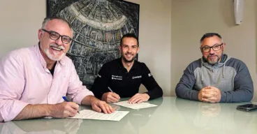 sergi ferrus y pepe cabrera renuevan el patrocinio de pere ribes