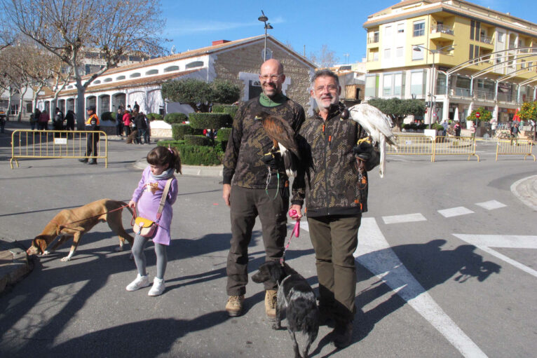 Todo tipo de animales acuden a la bendición de animales por Sant Antoni en Ondara