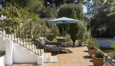 Tomando el sol en unas tumbonas tan cómodas como esta siempre es buena opción