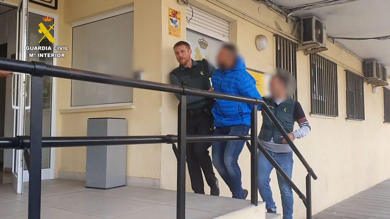 Una de las personas detenidas en la operación Torrerojo