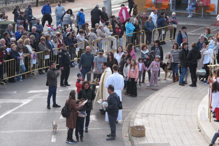 Vecinos de Ondara en la bendición de animales por Sant Antoni