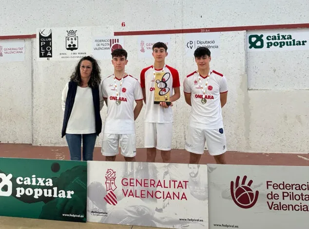 Imagen: Cadetes de la Escuela Municipal de Pilota de Ondara