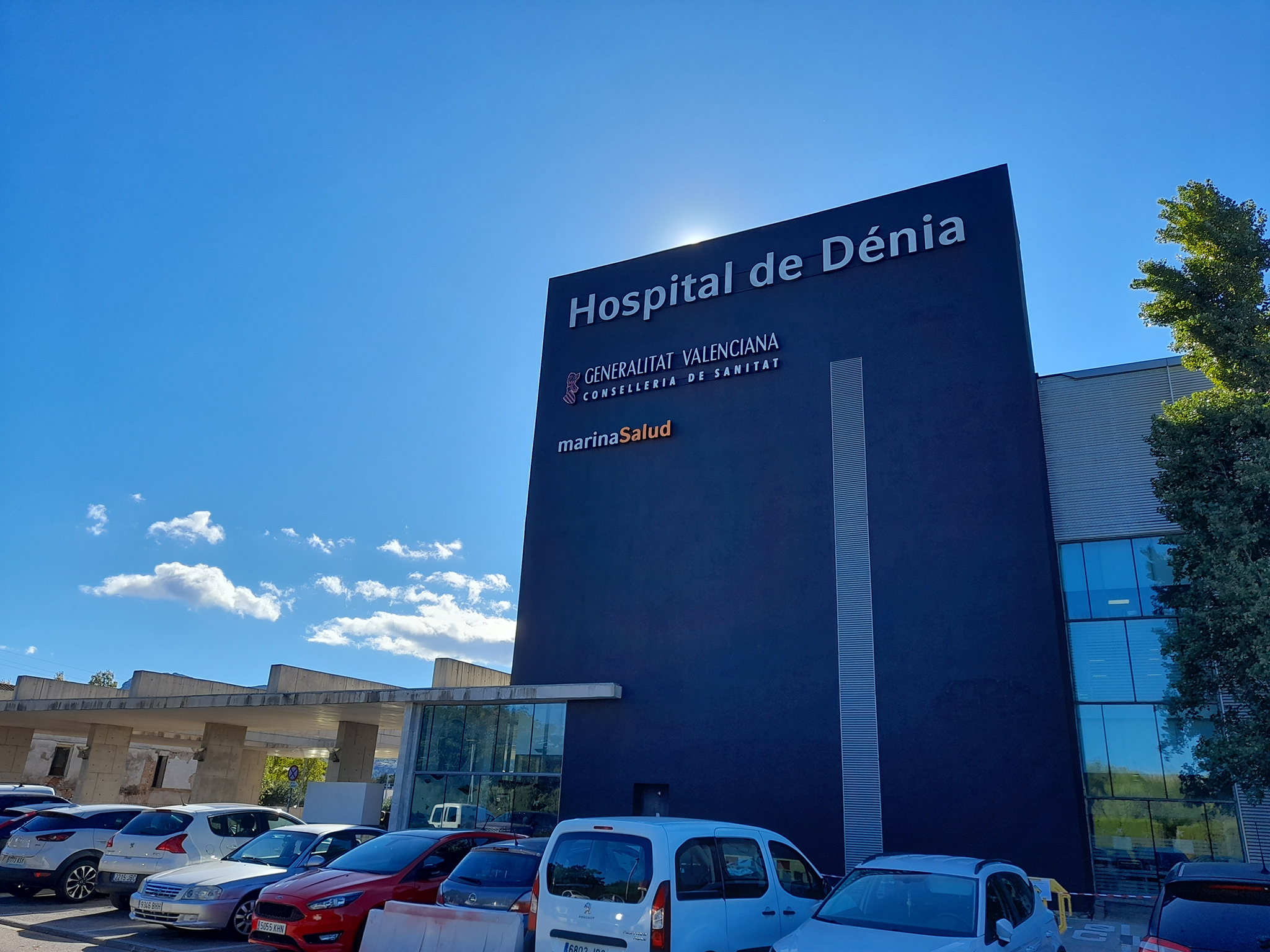 fachada del hospital marina salud de denia