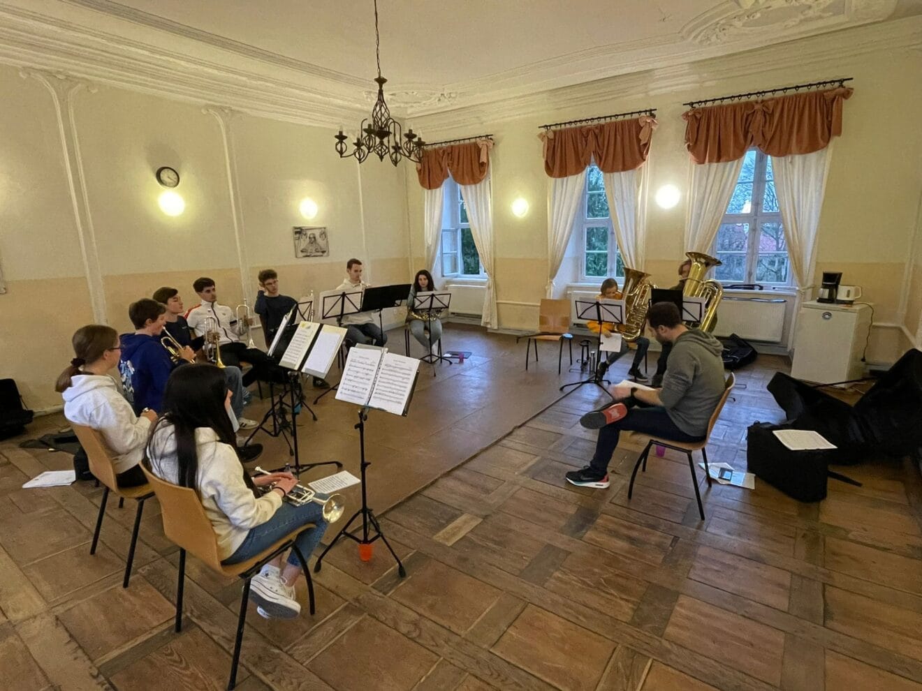 Alumnos durante los ensayos