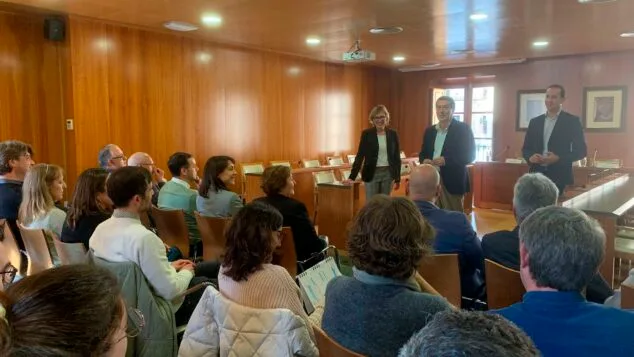 marciano gomez conseller de sanidad se reune con los alcaldes de la marina alta