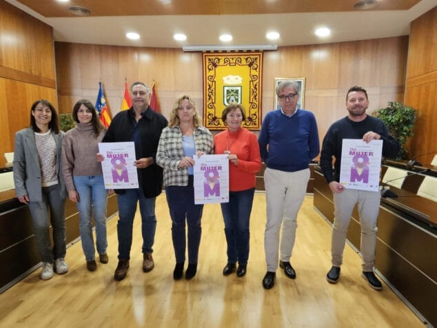 Imagen: Presentación del programa de actividades del 8M en el Ayuntamiento de Calp
