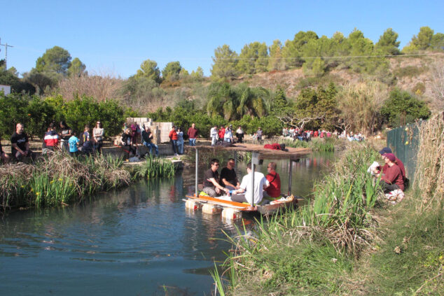 publico y embarcacion en la baixa del riu bullent de pego en 2024