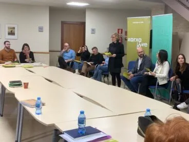 Reunión del director del IVAJ con los técnicos y concejales de juventud de la comarca