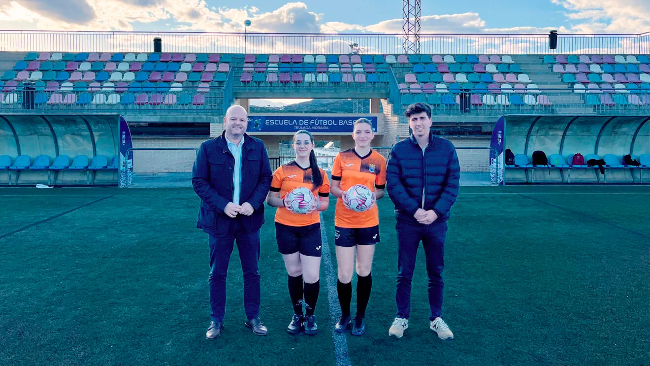 Teulada Moraira presenta al nuevo equipo de fútbol base femenino