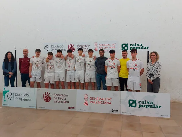 Imagen: Alumnos de pilota de Ondara