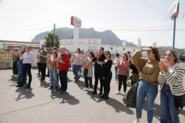 Aplausos en los últimos minutos en la fábrica Bimbo El Verger