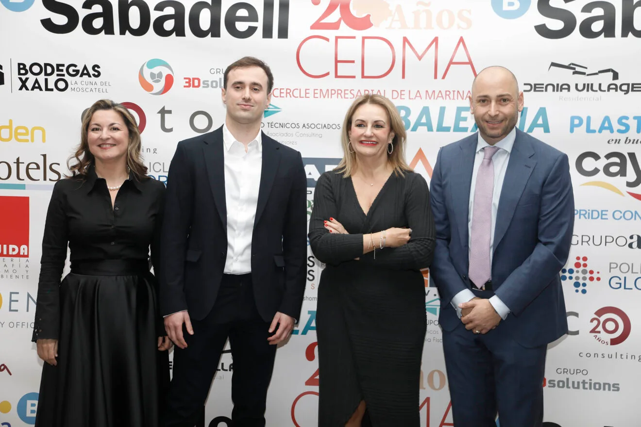 Asistentes a los Premios CEDMA, entre ellos Nuria Montes y Benito Mestre