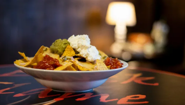 deleitate con unos platos elaborados con mucha atencion