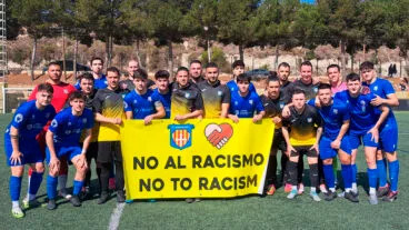 El C.F. Benitatxell planta cara al racismo en su campo de fútbol 16 el c f benitatxell planta cara al racismo