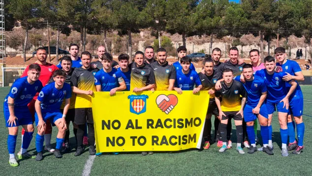 Imagen: El C.F. Benitatxell planta cara al racismo