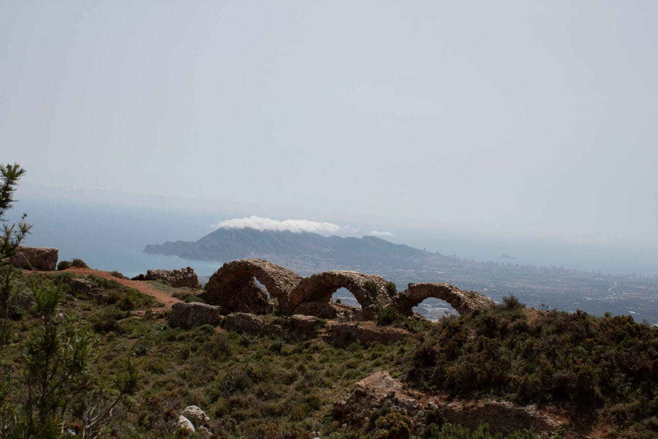 El Fort de Bèrnia y Altea de fondo