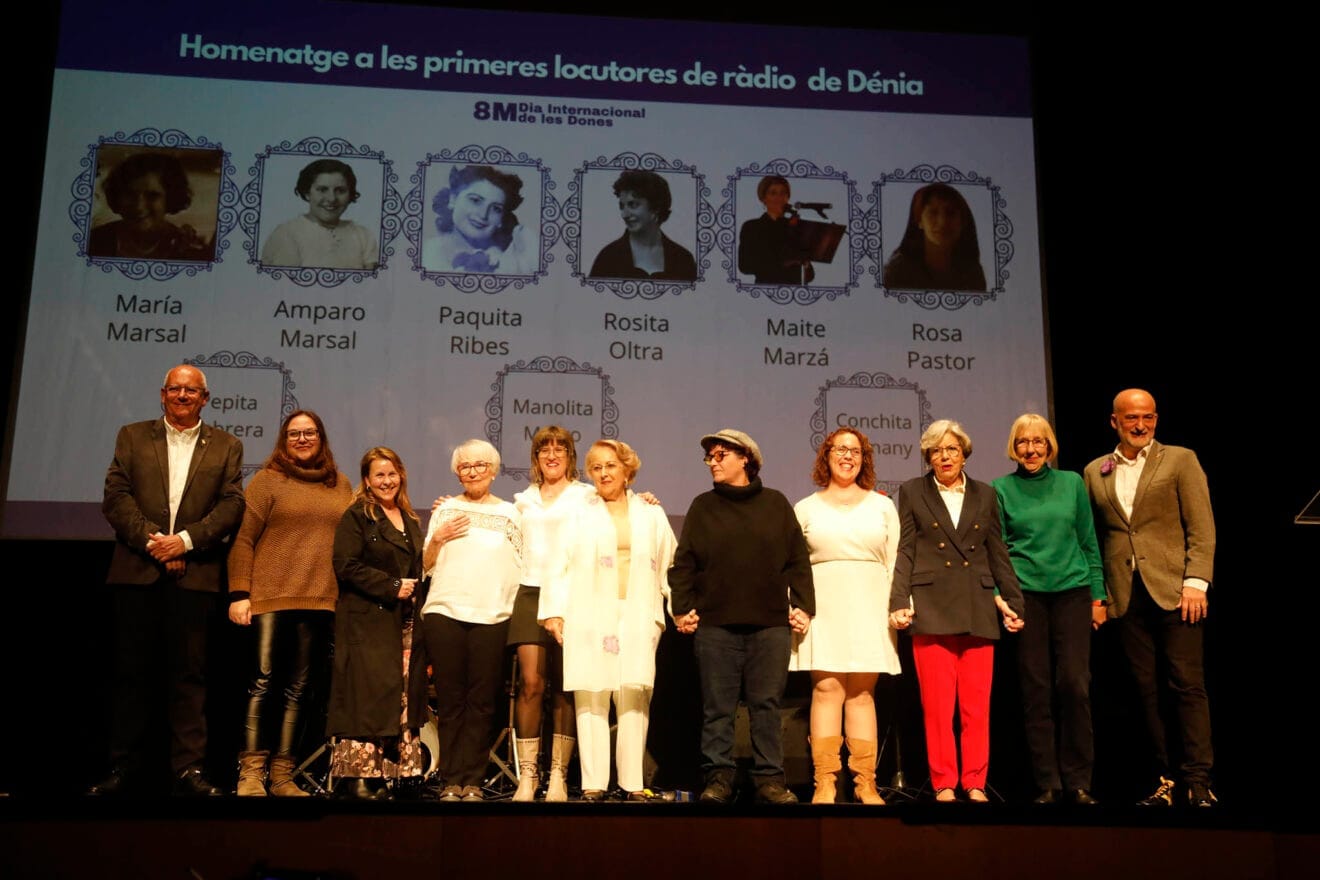 Homenaje a las primeras mujeres locutoras de radio de Dénia