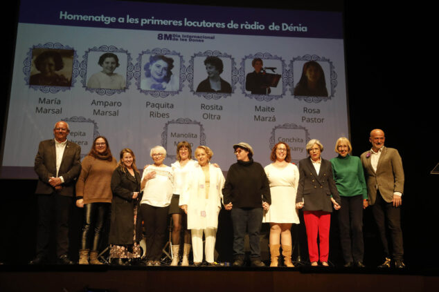 Imagen: Homenaje a las primeras mujeres locutoras de radio de Dénia