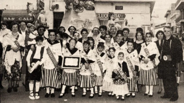 integrantes de la falla calp vell en la plaza de espana en 1986 jackycalp ifac