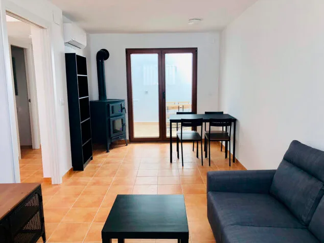 La Vall de Gallinera estrena colivings en antiguas viviendas de las escuelas para luchar contra el despoblamiento 2 Imagen: Interior del coliving de Alpatró