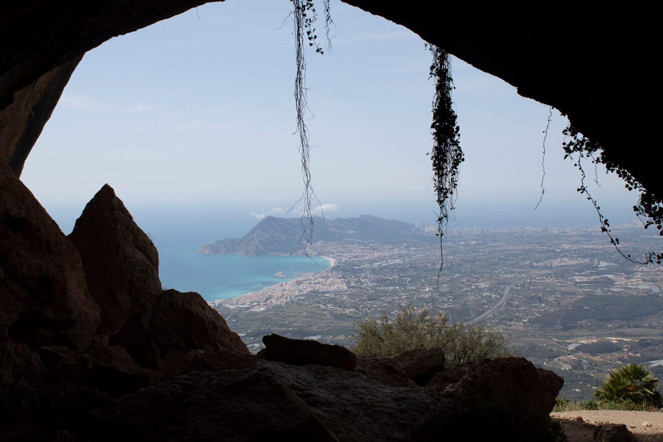 La vista desde dentro del Forat de Bèrnia