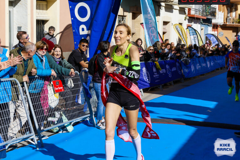 María Isabel Ferrer, primera de la Volta Popular a Gata