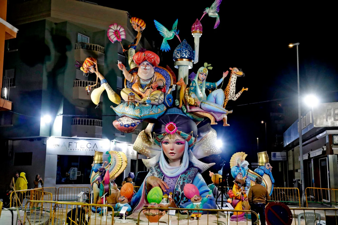 Monumento grande de la Falla Darrere del Castell de Dénia en 2024