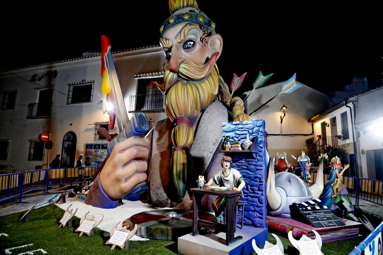 Monumento grande de la Falla Les Roques de Dénia en 2024