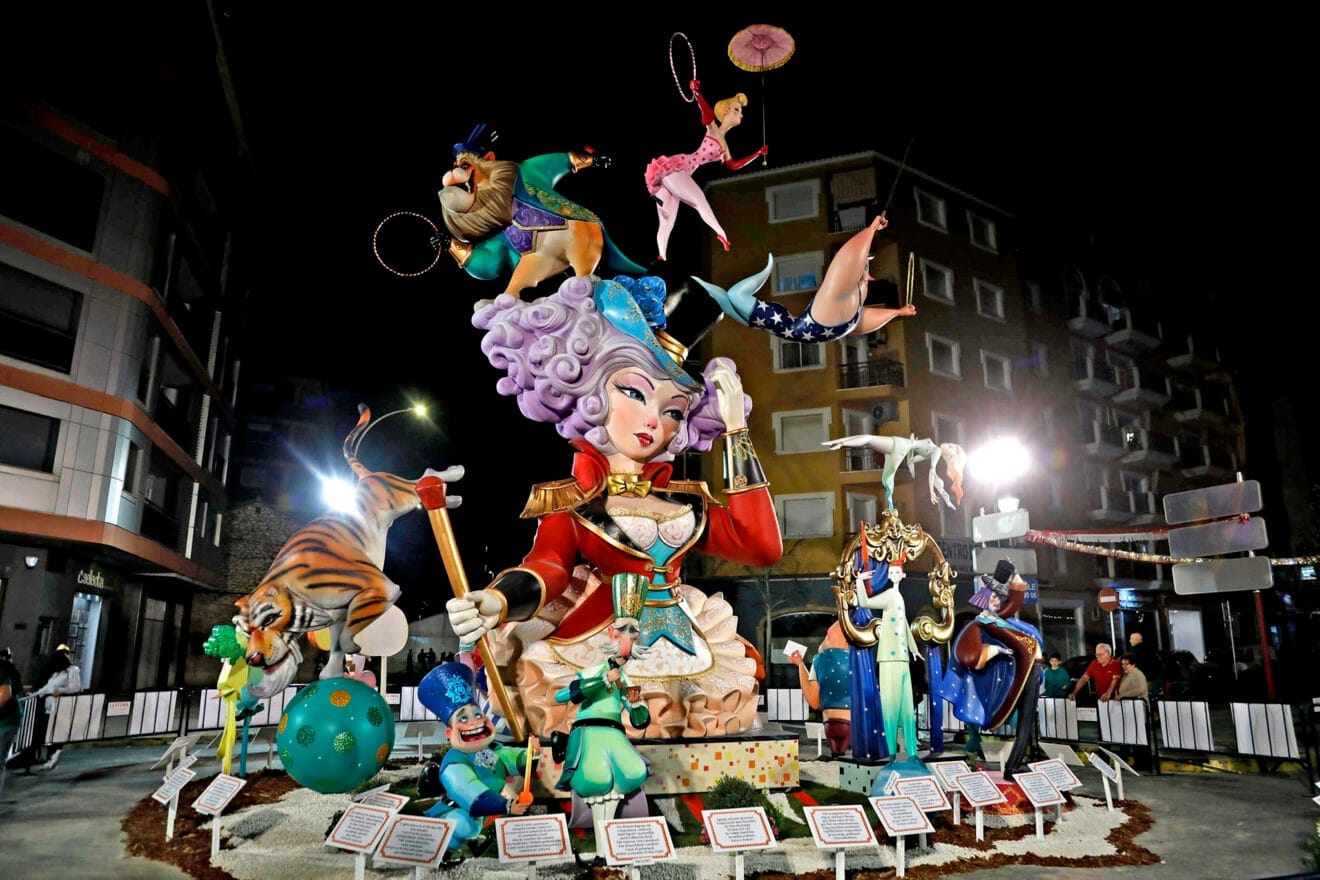 Monumento grande de la Falla Saladar de Dénia en 2024