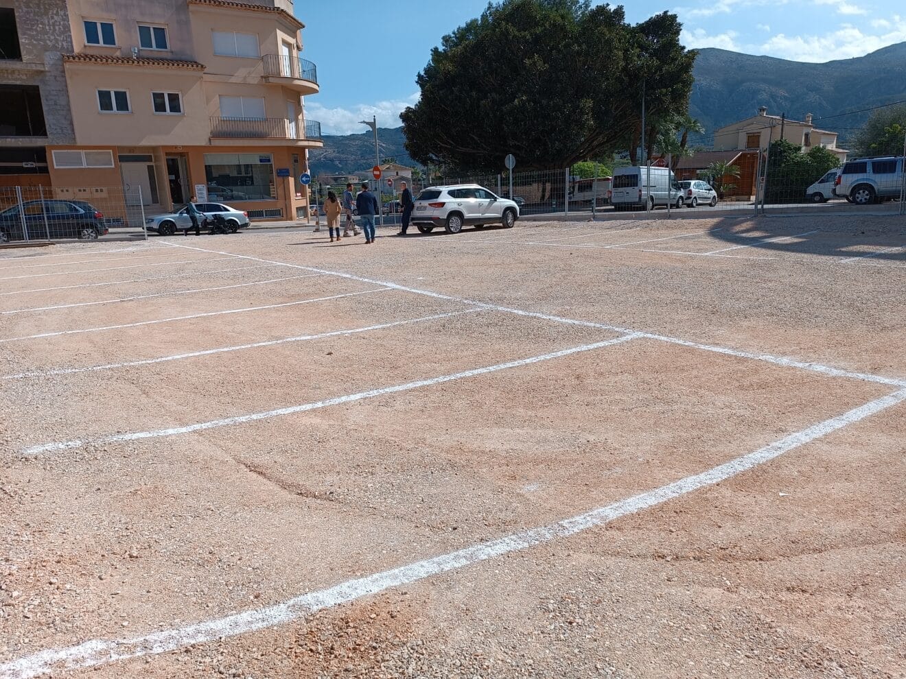Nueva zona de aparcamiento en Pego