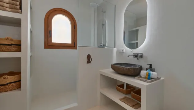 relajate en este bancc83o moderno y minimalista