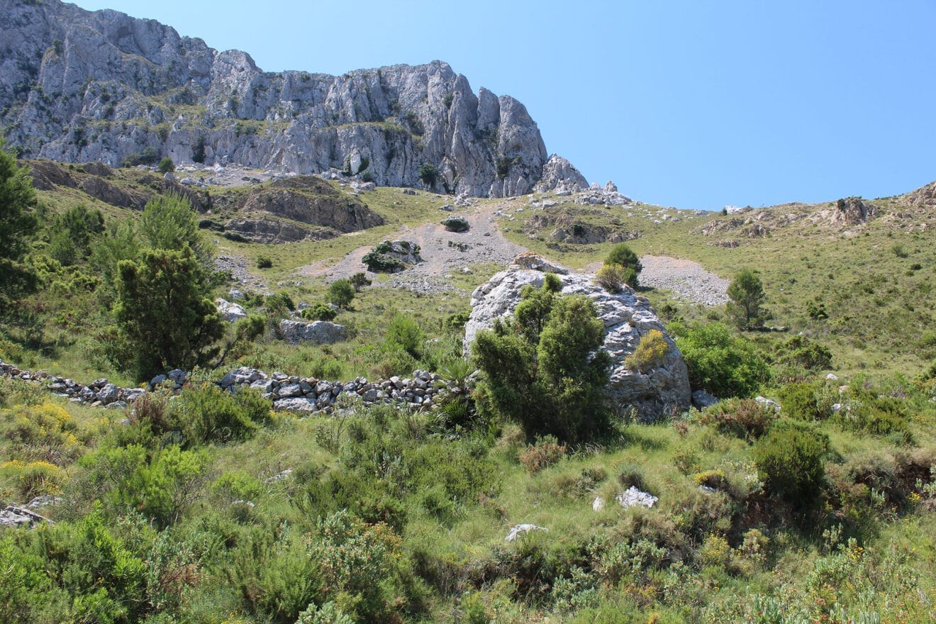 Rocas y entorno de la Sierra de Bernia