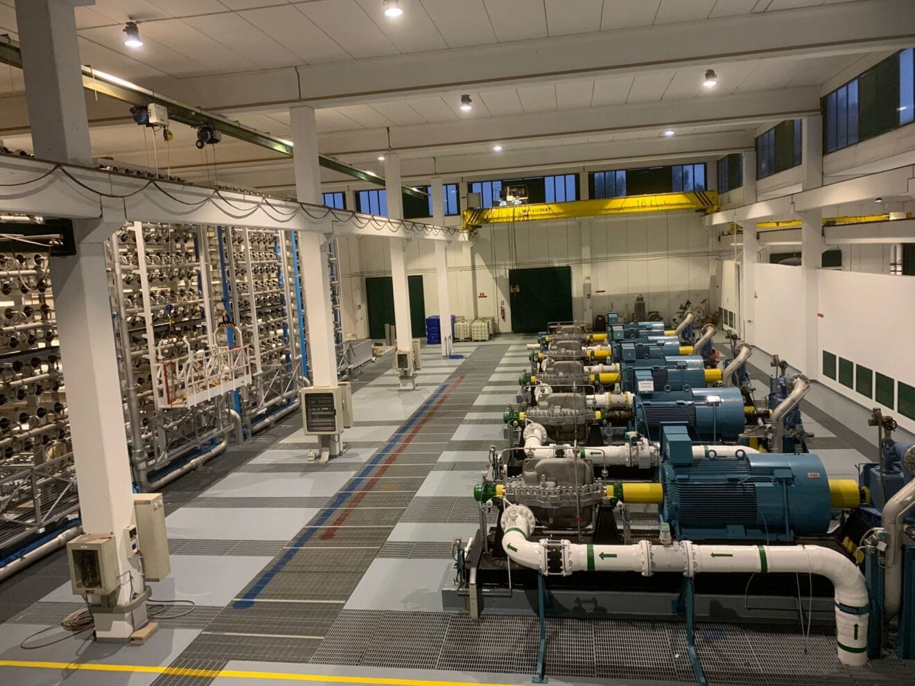 Sala de máquinas de la desaladora de Xàbia