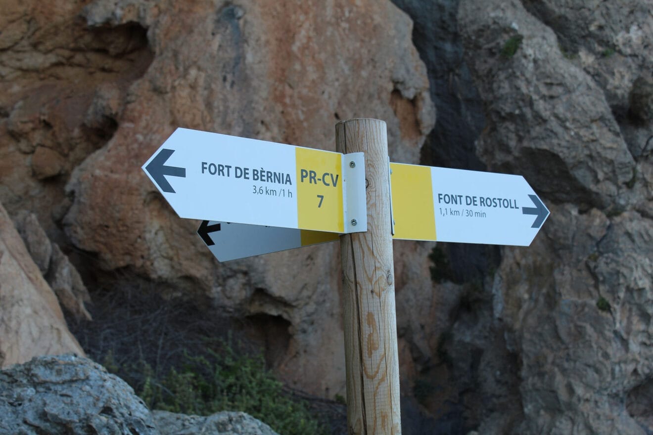 Señalización de la Serra de Bèrnia i Ferrer