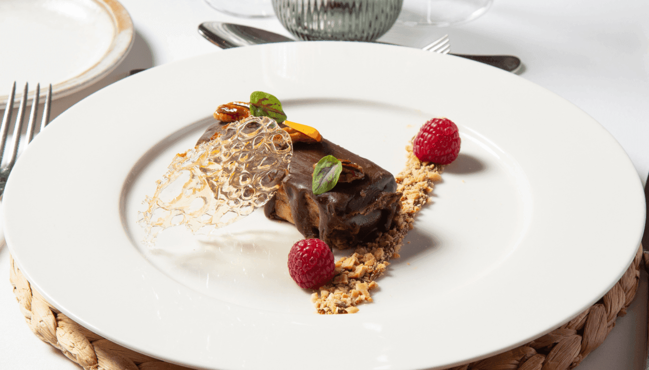 Sorprende a tus invitados con una cocina rica de Salones Carrasco