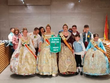 Tercer premio a la ofrenda floral de las fallas de Pego 2024