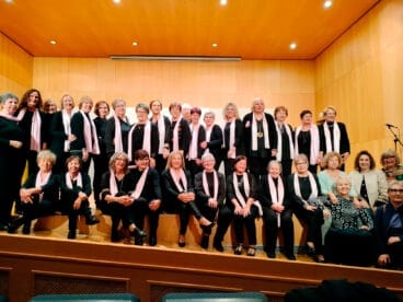 Valentes i Positives en el escenario de la Casa de Cultura del Verger