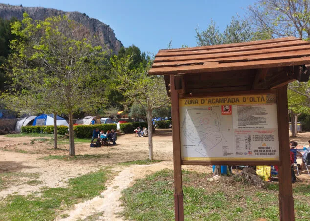 zona de acampada de calp durante la pascua