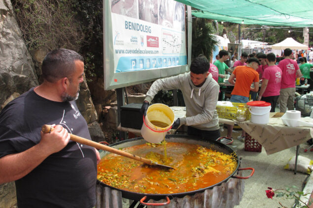 ambiente de la fireta de sant vicent de benidoleig 2024 32