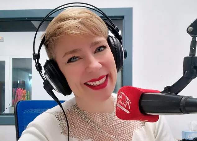Imagen: Carolina Ferrer en Ràdio Pego