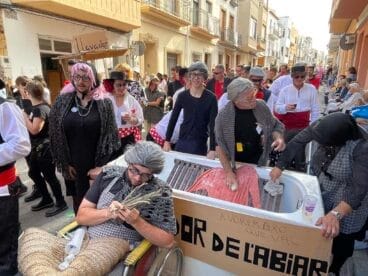 Disfraces del grupo ‘El llavador de l’Abiar’ de les Festes de la Rosa de Benitatxell en 2023