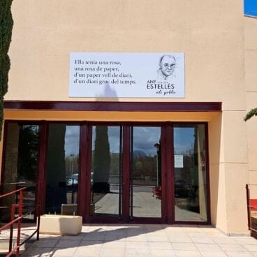 Homenaje a Vicent Andrés Estellés en el auditorio municipal de Els Poblets